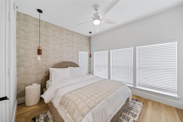 Property Photo:  4704 Park Drive 6  TX 77023 