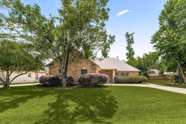 Property Photo:  440 Cumberland Trail  TX 77302 