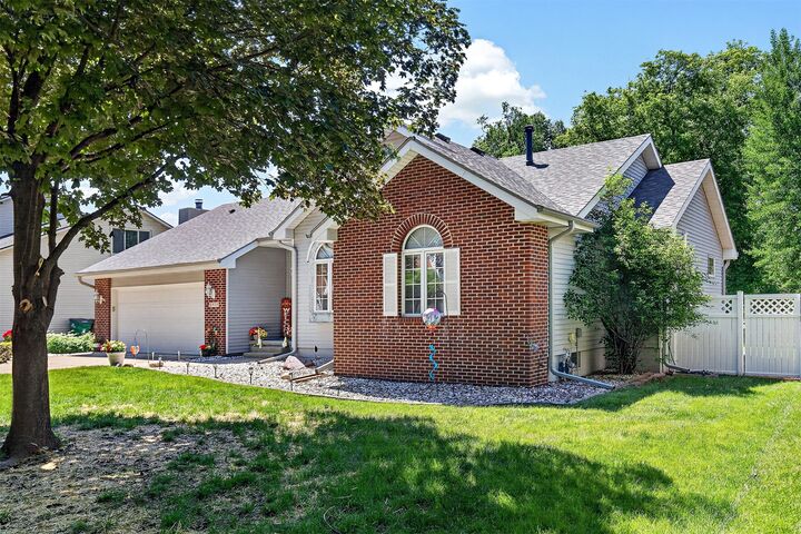 Property Photo: 5408 Woodland Avenue IA 50266