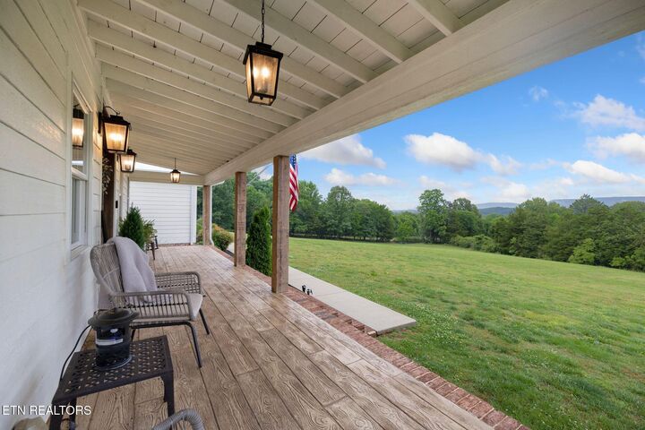 Property Photo: 6866 Daus Mountain Rd TN 37397