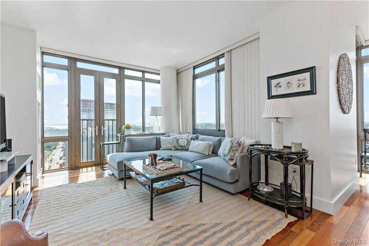Property Photo: 175 Huguenot Street 2006 NY 10801