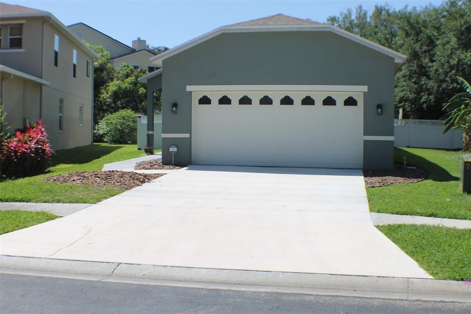 Property Photo: 2320 Spring Hollow Loop FL 33544