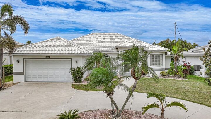 Property Photo: 632 Monaco Drive FL 33950
