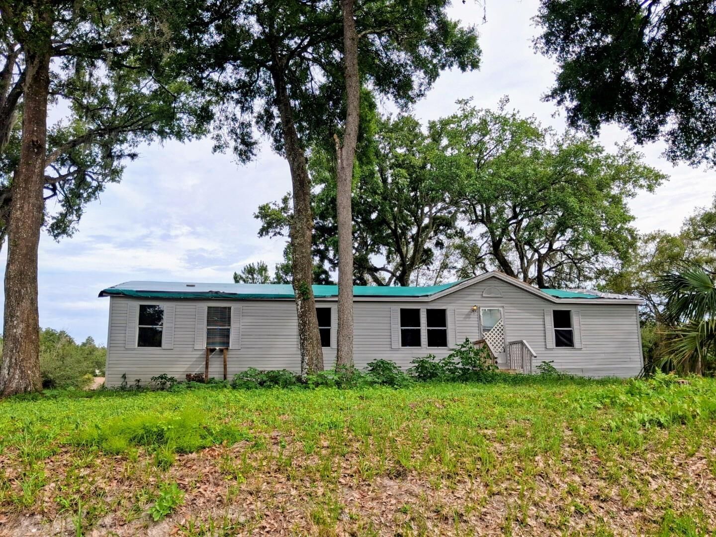 Property Photo:  12406 Hudson Avenue  FL 34669 