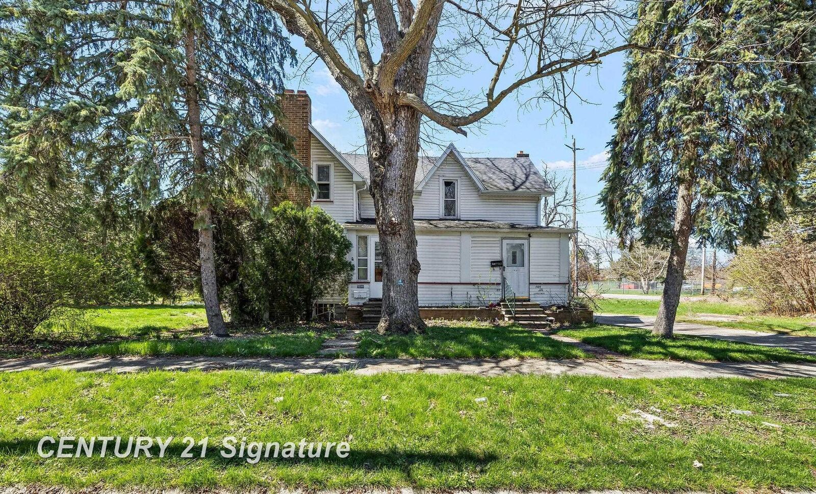 Property Photo:  1911 Lincoln Avenue  MI 48601 