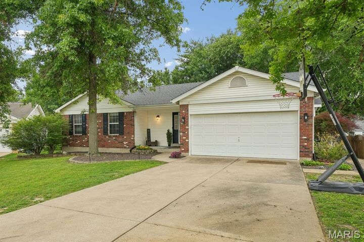 Property Photo:  207 Flynn Court  MO 63376 