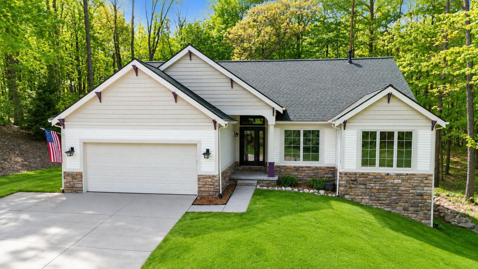 Property Photo:  712 Glen Oak Drive  MI 48158 