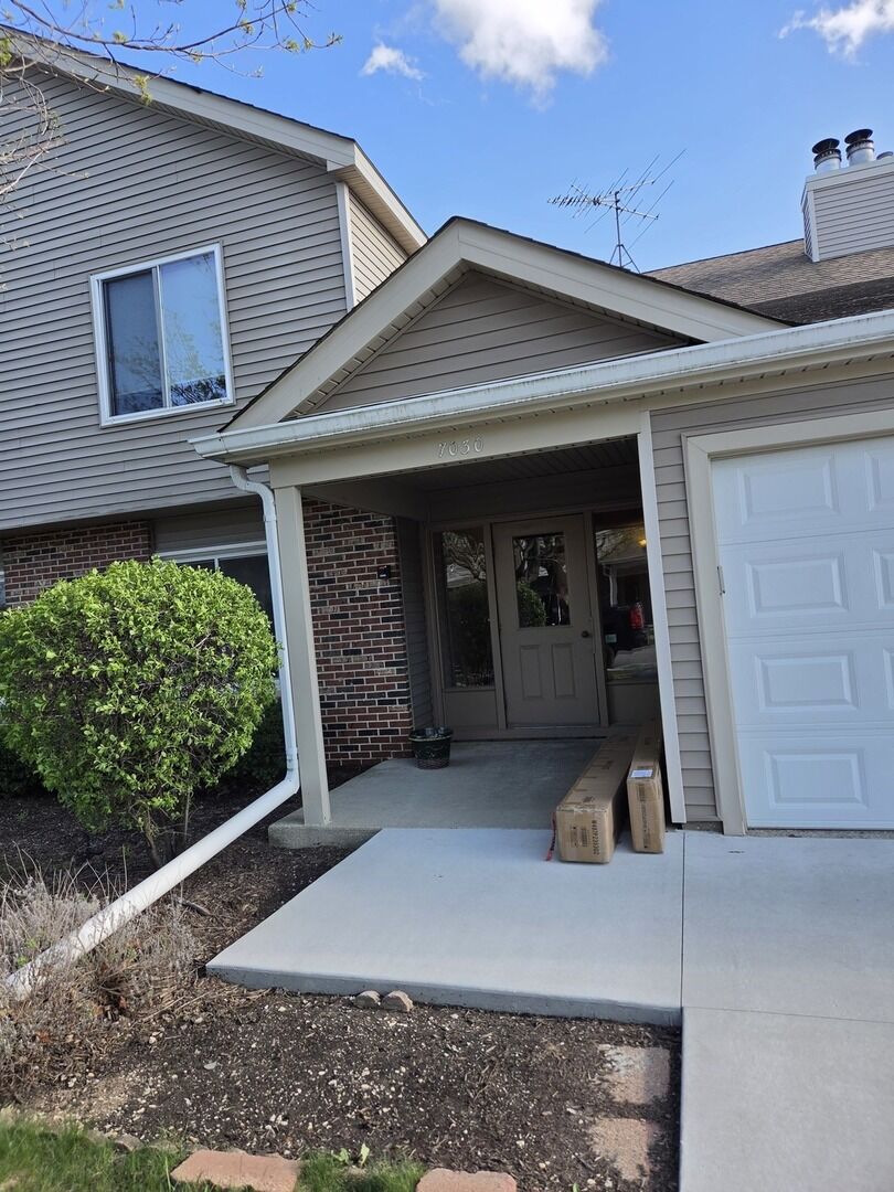 Property Photo:  7030 Park Lane Court 204  IL 60517 