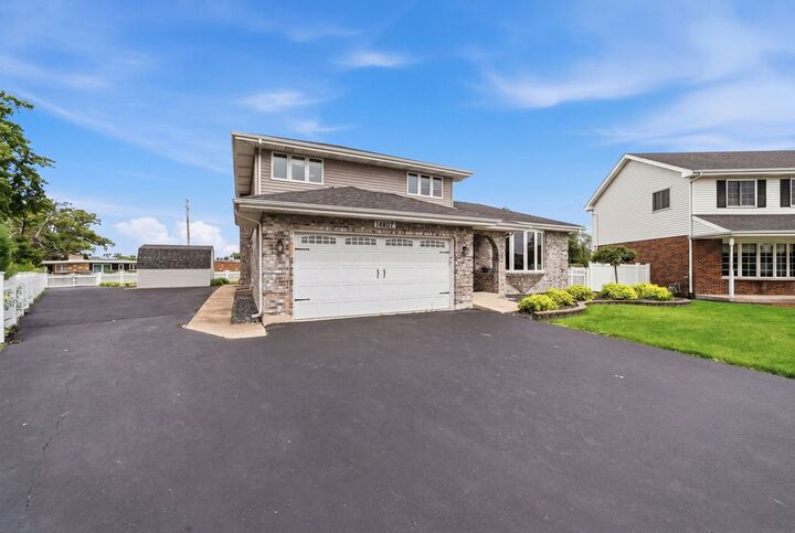 Property Photo:  14807 Becky Court  IL 60452 