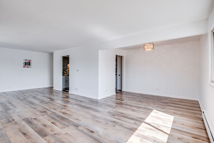 Property Photo:  1313B S Rebecca Road 210  IL 60148 