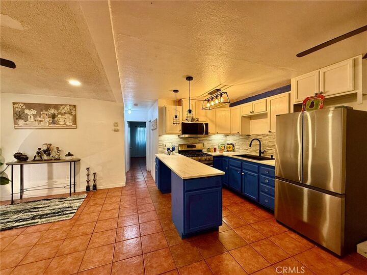 Property Photo:  3365 Santa Fe Avenue 21  CA 90810 