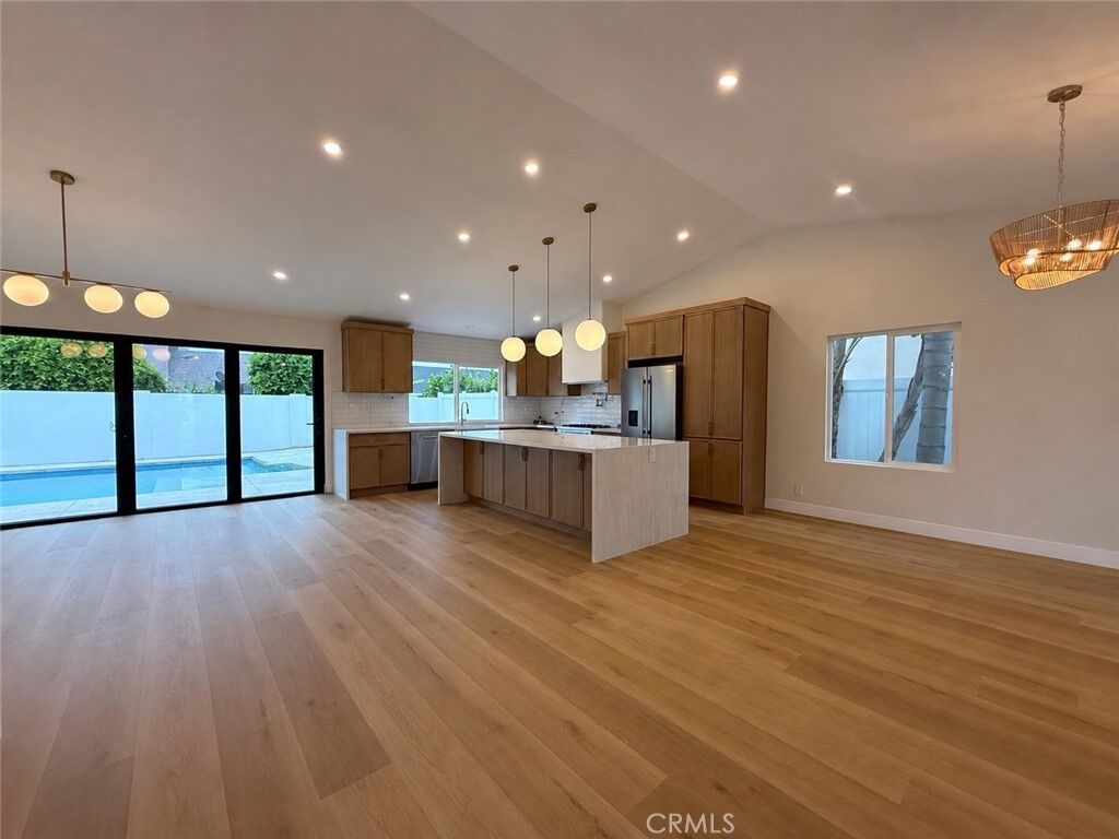 Property Photo:  20682 Queens Park Lane  CA 92646 