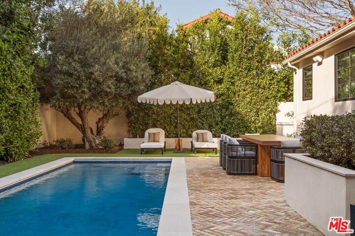 Property Photo:  735 N Orlando Avenue  CA 90069 