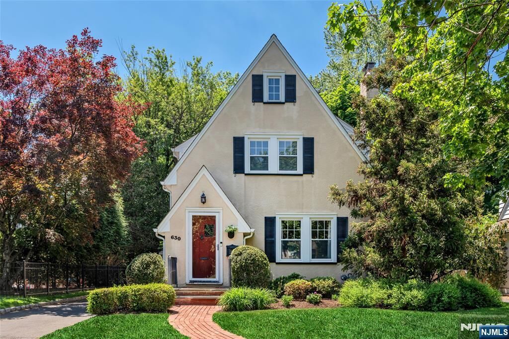 Property Photo:  630 Wyndemere Avenue  NJ 07450 