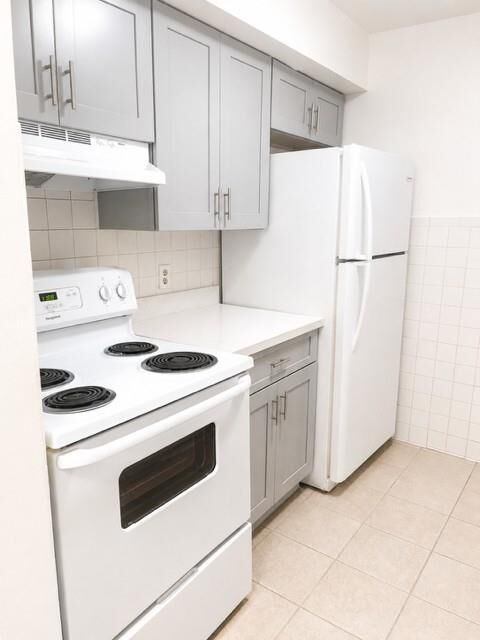 Property Photo: 115 West Esplanade Avenue 12 LA 70005