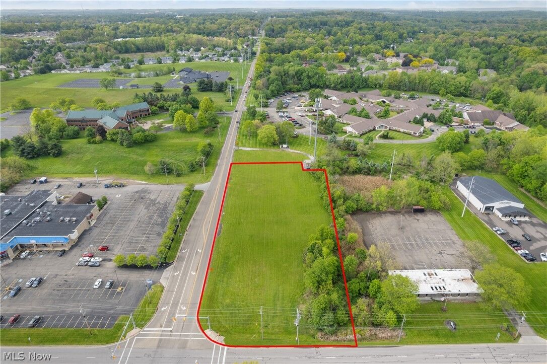Property Photo: 2937 Woodlawn Avenue NW OH 44708