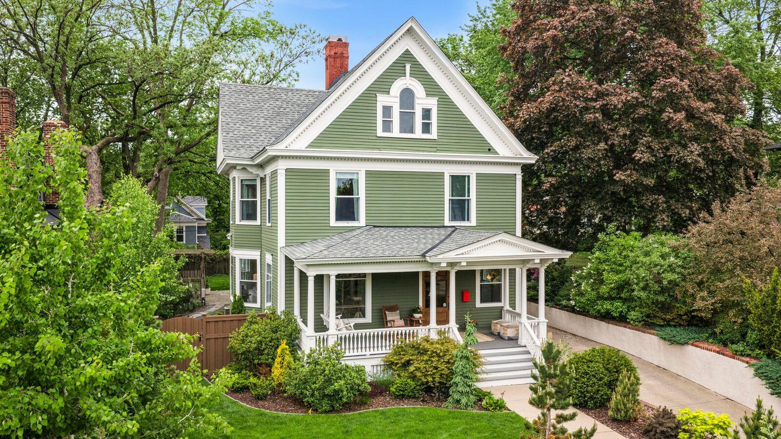 Property Photo:  1930 Girard Avenue S  MN 55403 