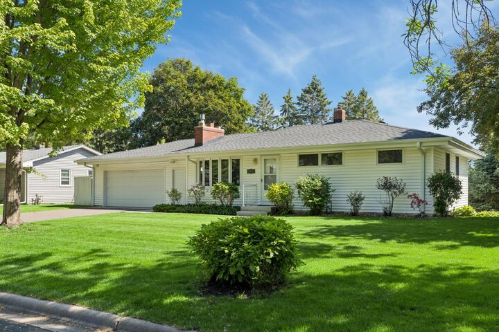 Property Photo:  2422 Oak Street  MN 55110 