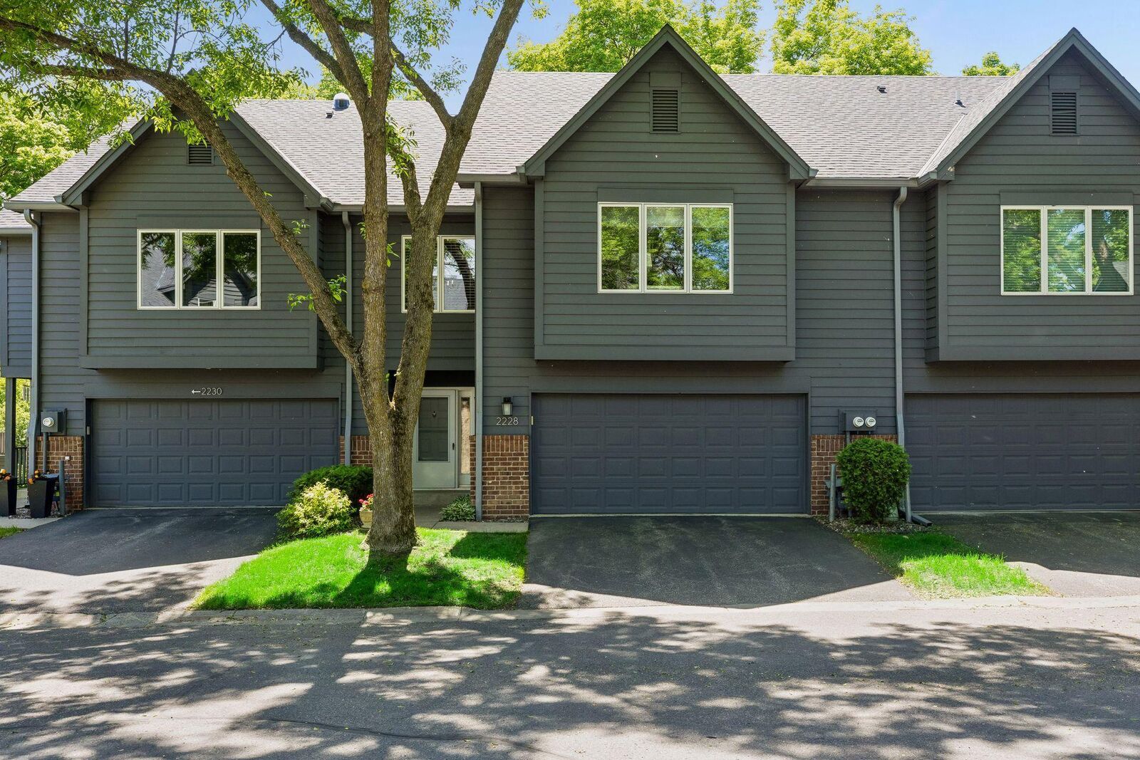 Property Photo:  2228 Sherwood Court  MN 55305 