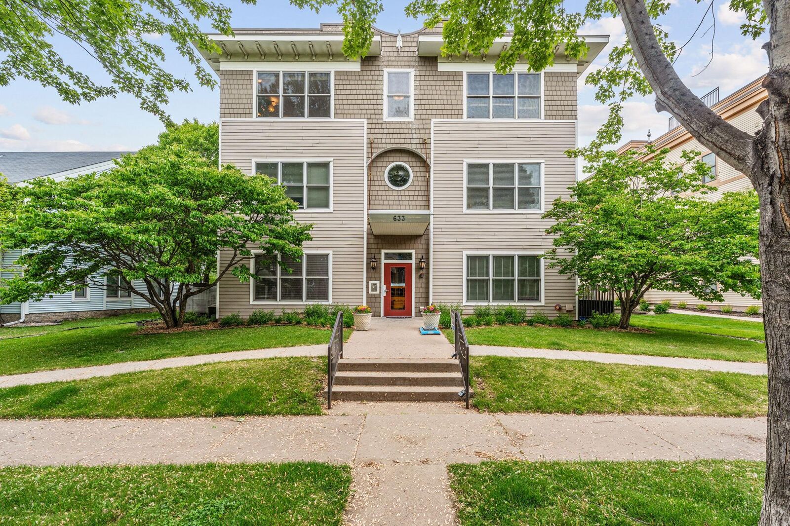 Property Photo:  633 Dayton Avenue 8  MN 55104 