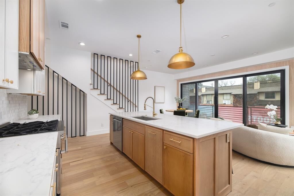 Property Photo: 3053 Wycliff Avenue 207 TX 75219