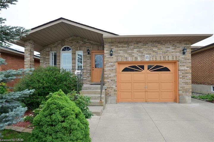 Property Photo:  105 Delena Avenue S Upper  ON L8K 3S8 