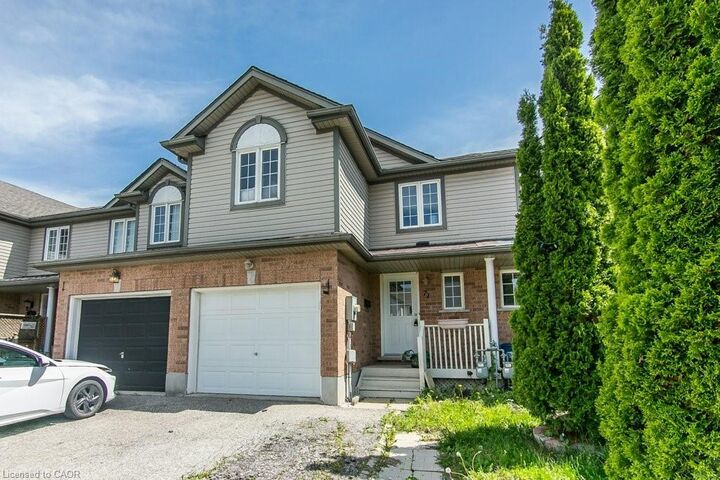 Property Photo: 71 Foxglove Crescent ON N2E 3Y8