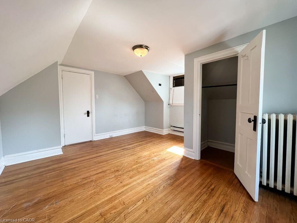 Property Photo:  112 West Avenue N 3  ON L8L 5C3 