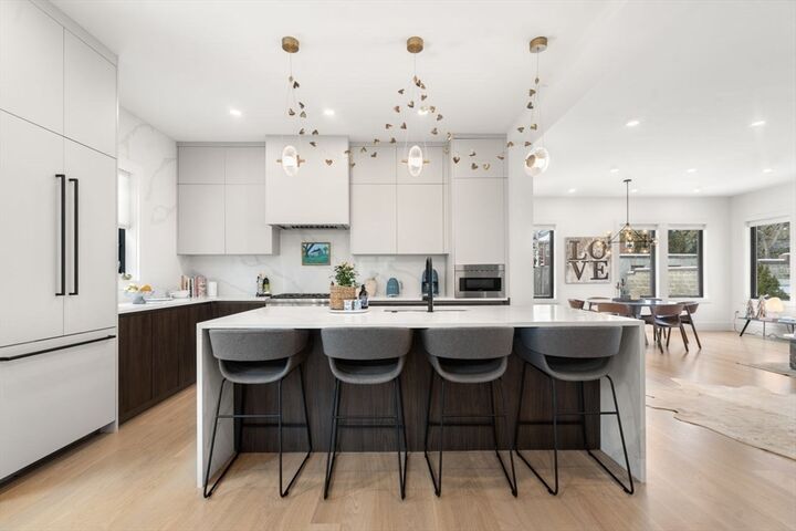 Property Photo:  116 Thorndike St 1A  MA 02446 