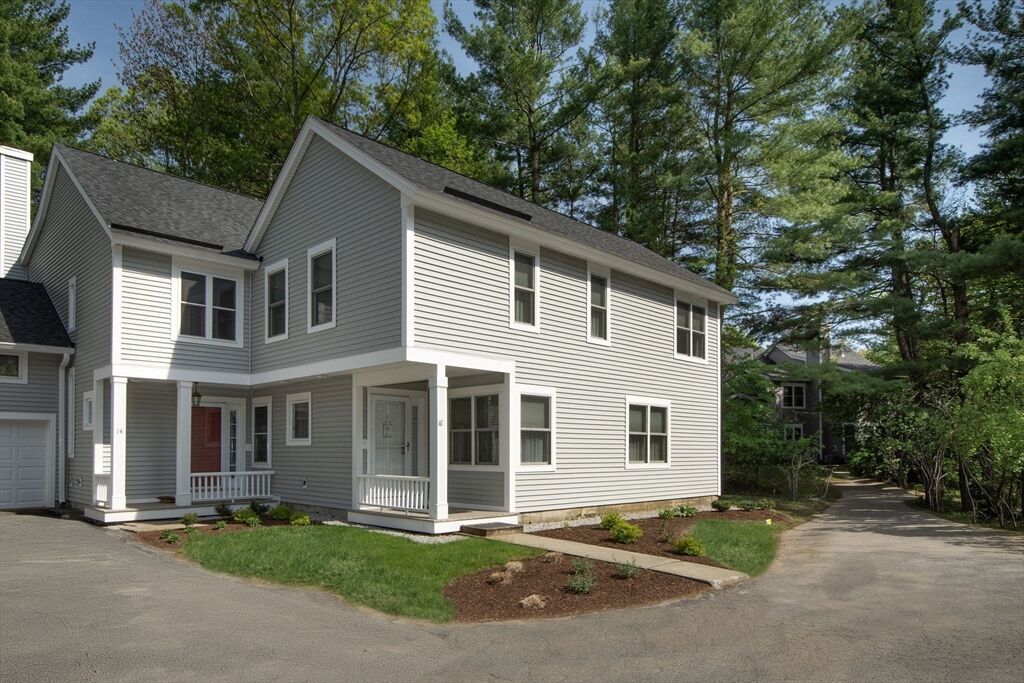 Property Photo:  16 Holly Ct 16  MA 02370 