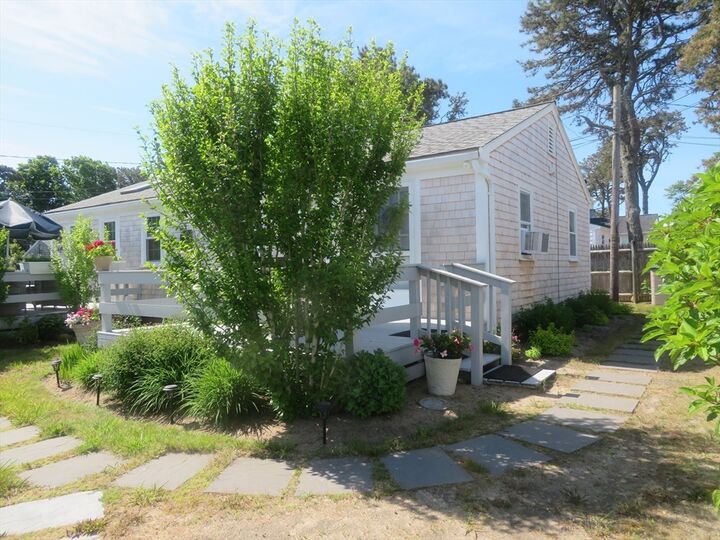 Property Photo:  37 Ocean Dr 2  MA 02639 