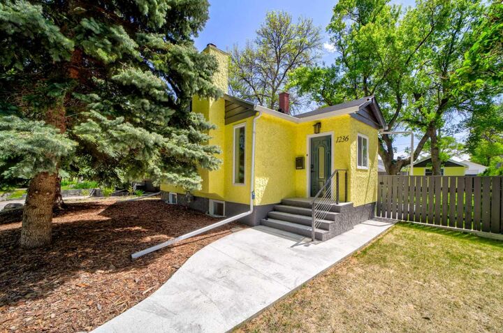 Property Photo:  1236 8A Avenue S  AB T1J 1S5 