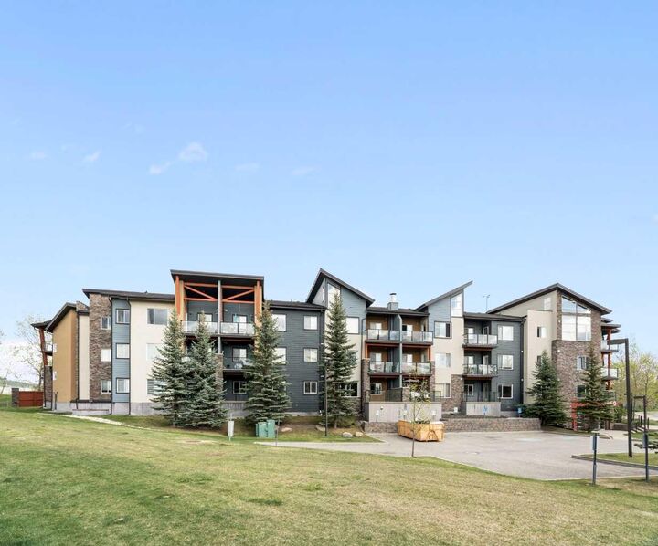 Property Photo:  3950 46 Avenue NW 110  AB T3A 0P9 