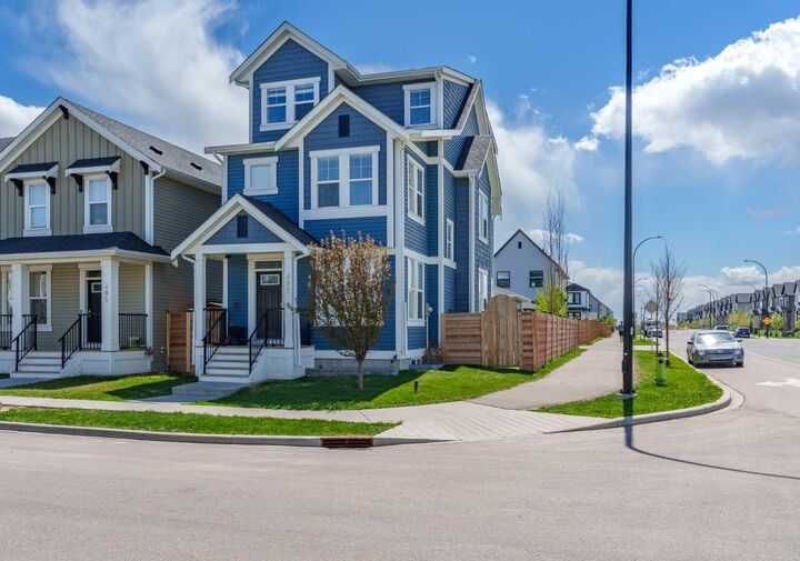 401 South Point Glen SW — photo 1