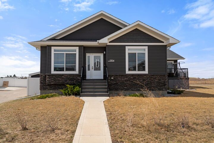 2304 62 Street — photo 1