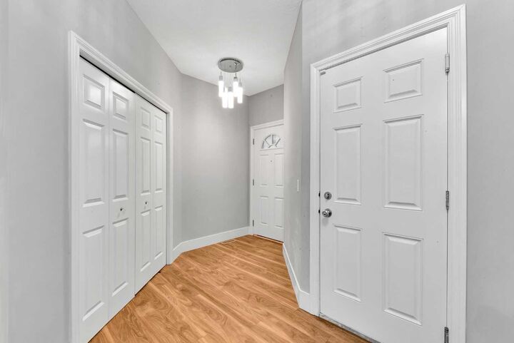 Property Photo: 197 Royal Crest View NW AB T3G 5W4