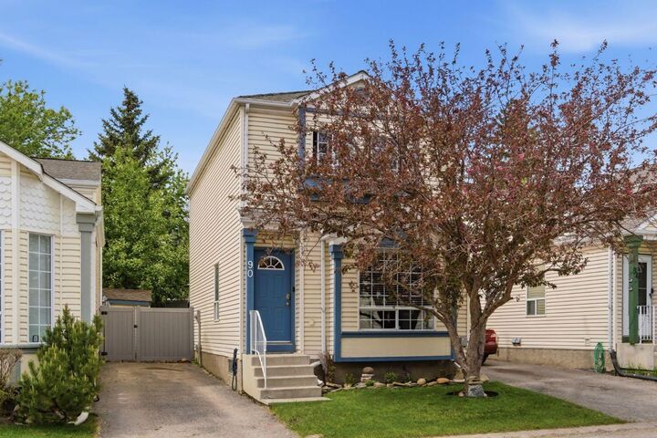 90 Coventry Lane NE — photo 1