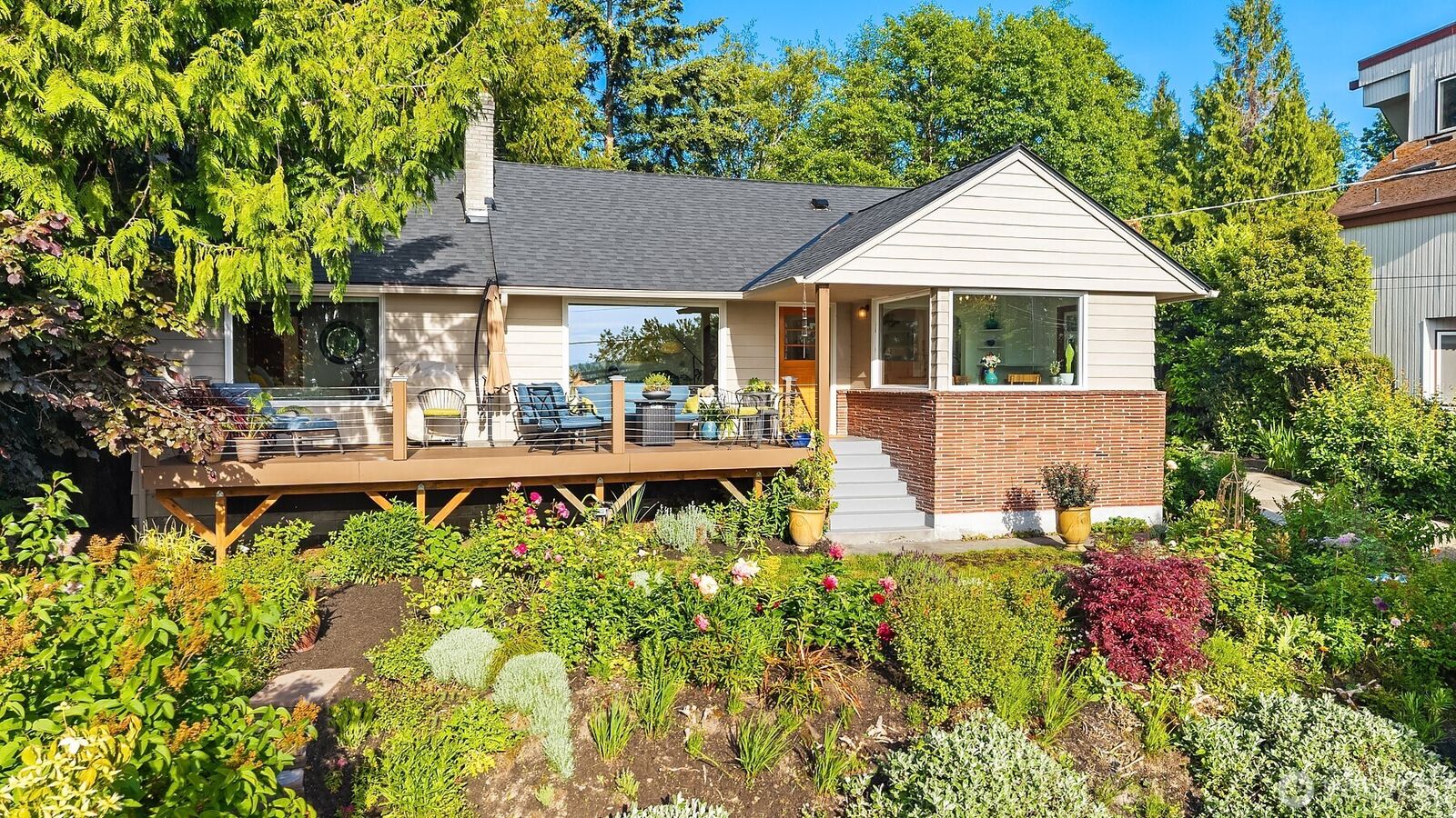 Property Photo:  9326  California Avenue SW  WA 98136 