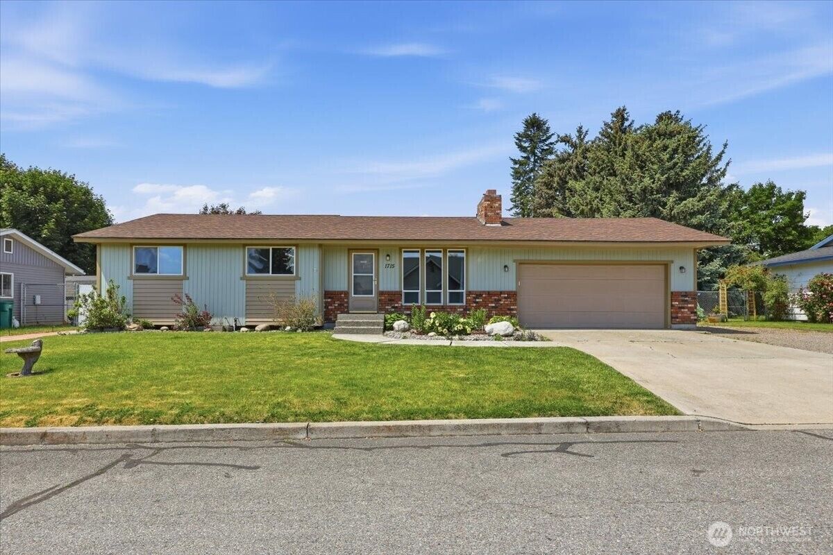 Property Photo:  1715 N Herald Road  WA 99206 