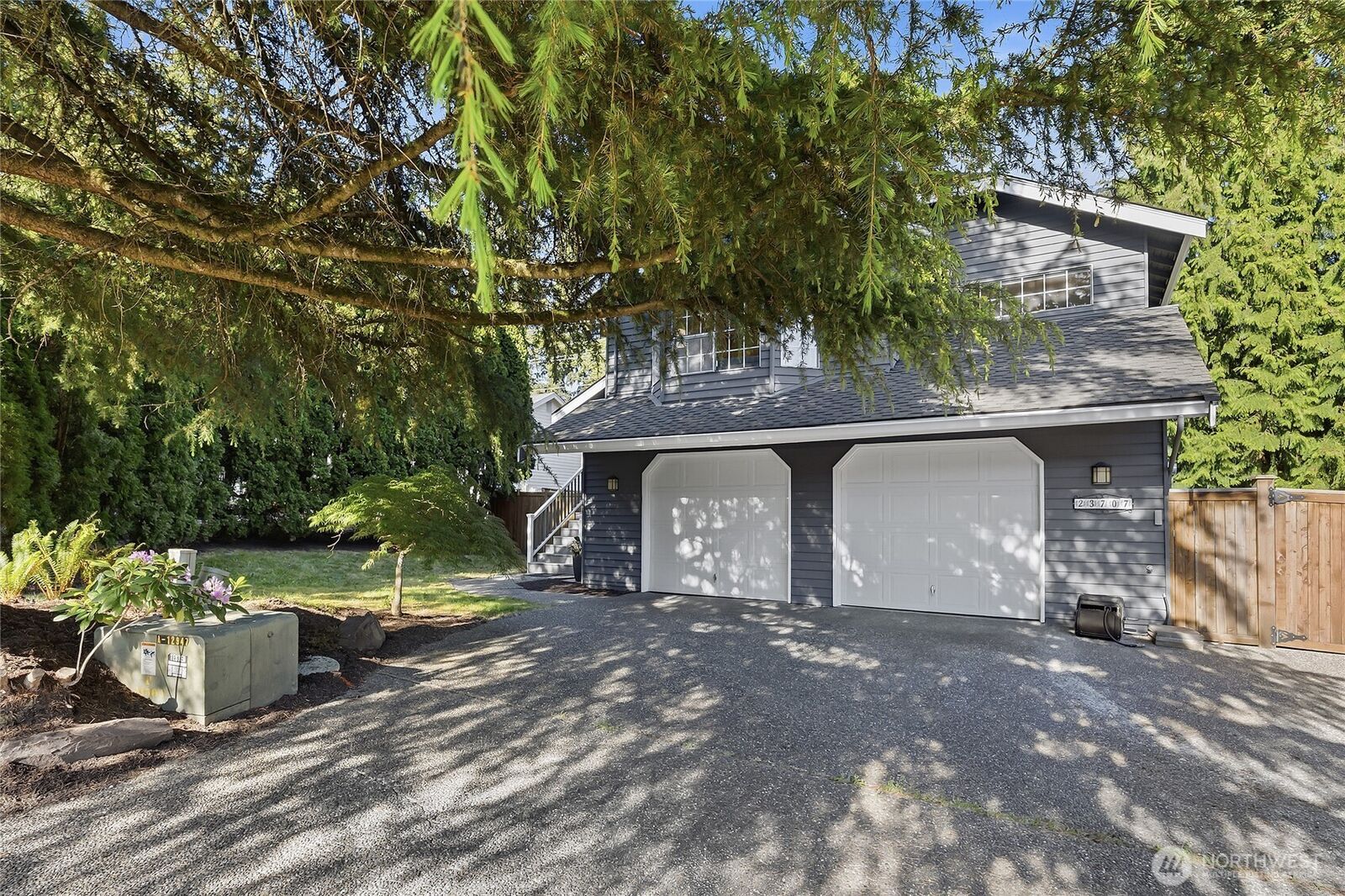Property Photo:  23707  Meridian Place W  WA 98021 