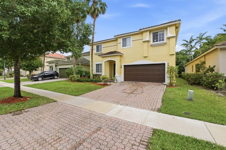 Property Photo:  10134 Boca Vista Drive  FL 33498 