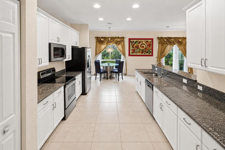 Property Photo:  10134 Boca Vista Drive  FL 33498 