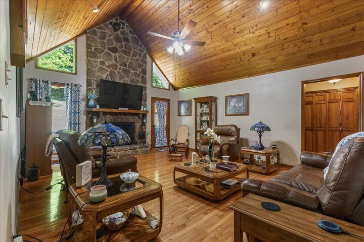 Property Photo:  456 County Road 135  TN 37370 