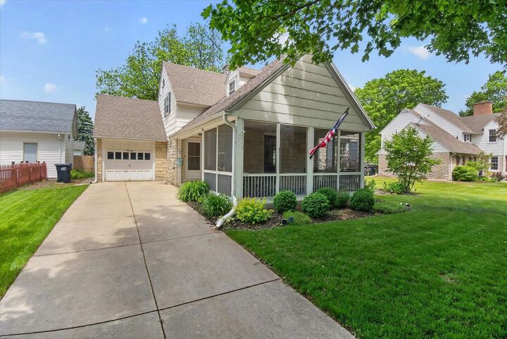 Property Photo:  14 E Rockwell Street  WI 53121 