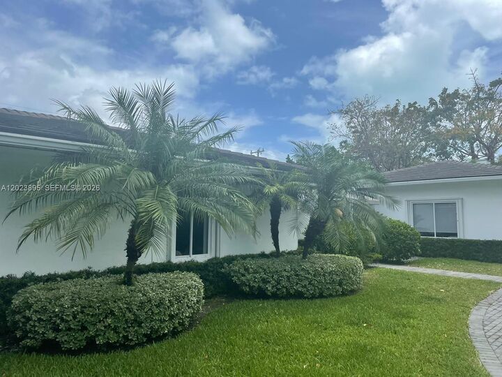 Property Photo:  181 Island Dr  FL 33149 