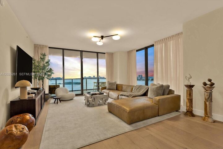 Property Photo:  788 NE 23rd St 1501  FL 33137 
