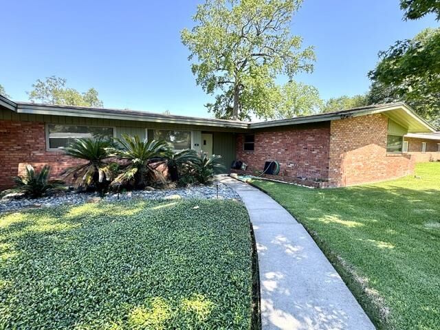 Property Photo:  990 20th St.  TX 77706 