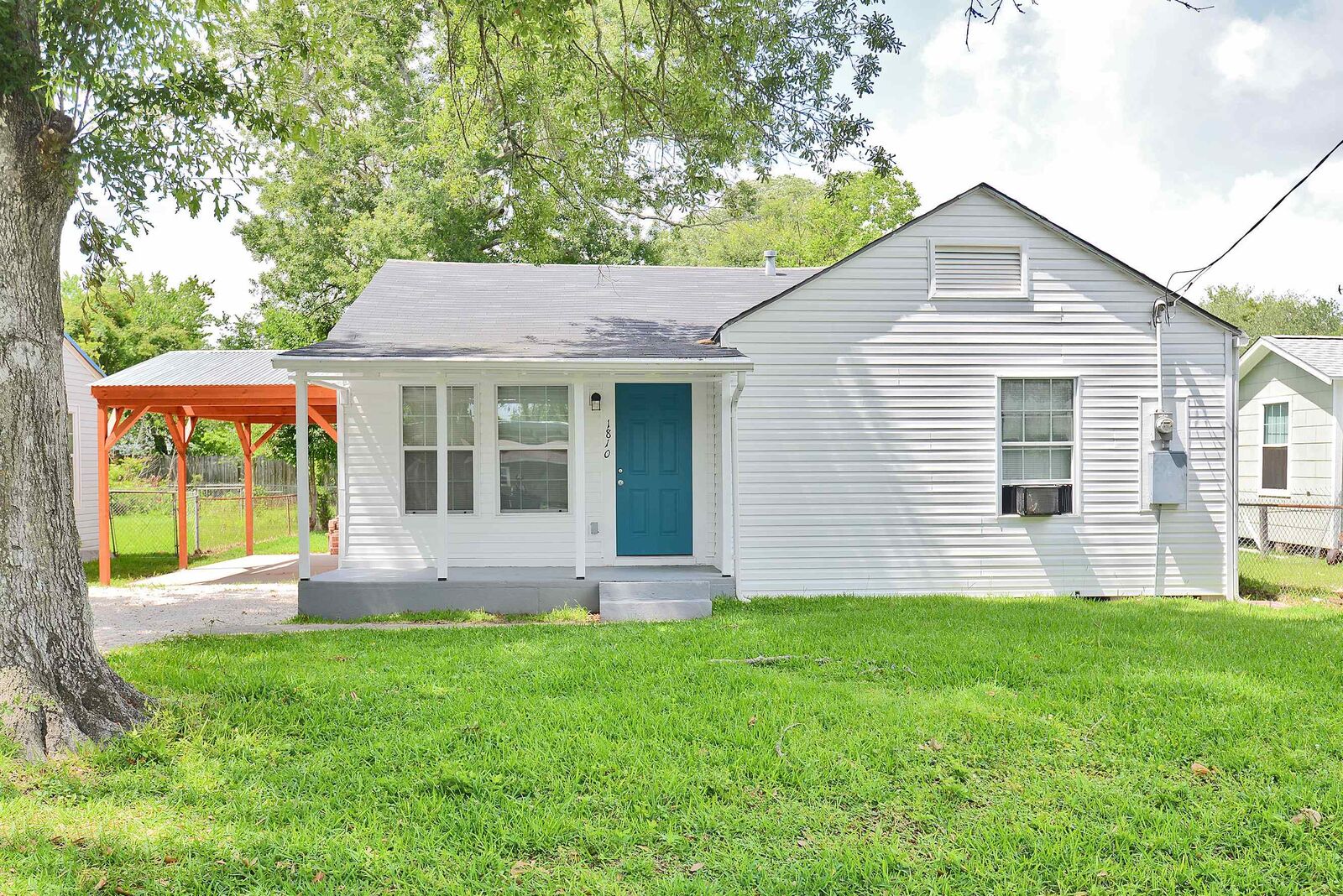 Property Photo:  1810 Crockett St.  TX 77630-6526 