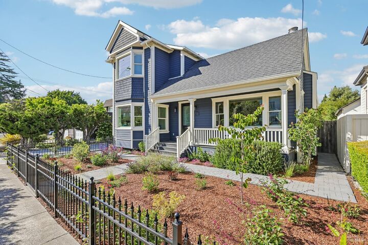 Property Photo: 107 6th Street CA 94952
