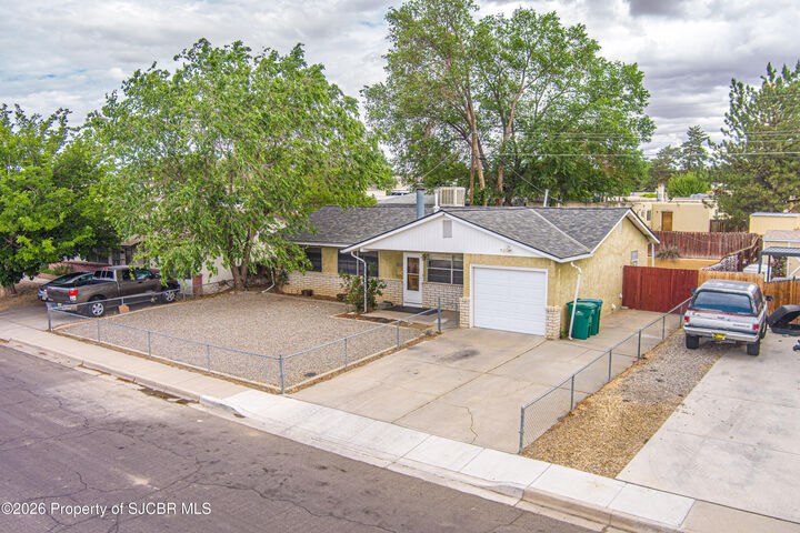 Property Photo: 2104 E 11th Street NM 87401